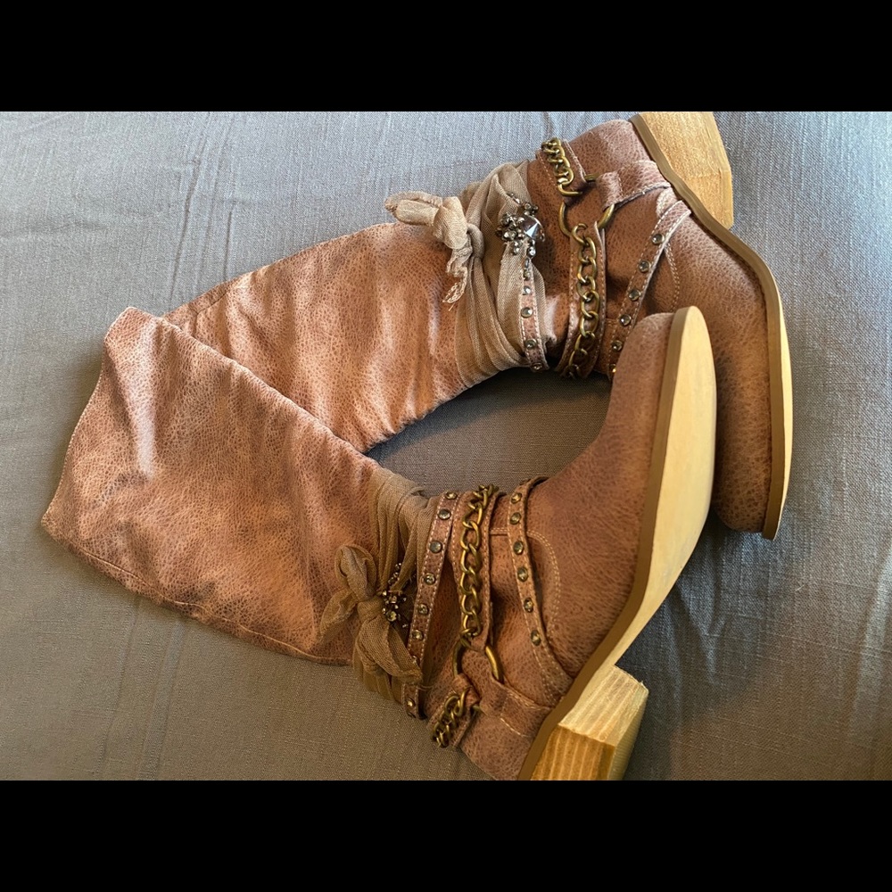 Not Rated 8.5 boots